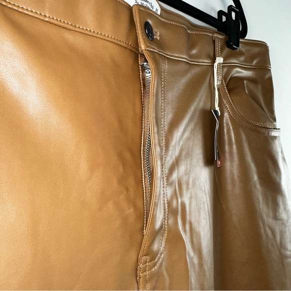 Abercrombie & Fitch The 90s Straight Ultra High Rise Faux Leather Pants Size 20R - Picture 3 of 11